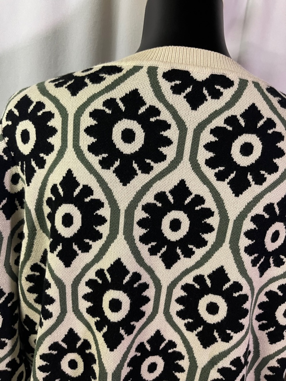 Adrianna Papell Cream Green & Black Printed Long Sleeve Boxy Crewneck Sweater - Picture 12 of 16